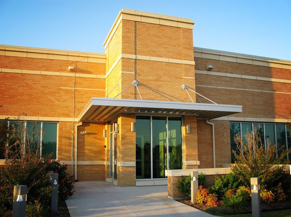 Flat Metal Canopies in Cambridge - Carroll Architecture Shade